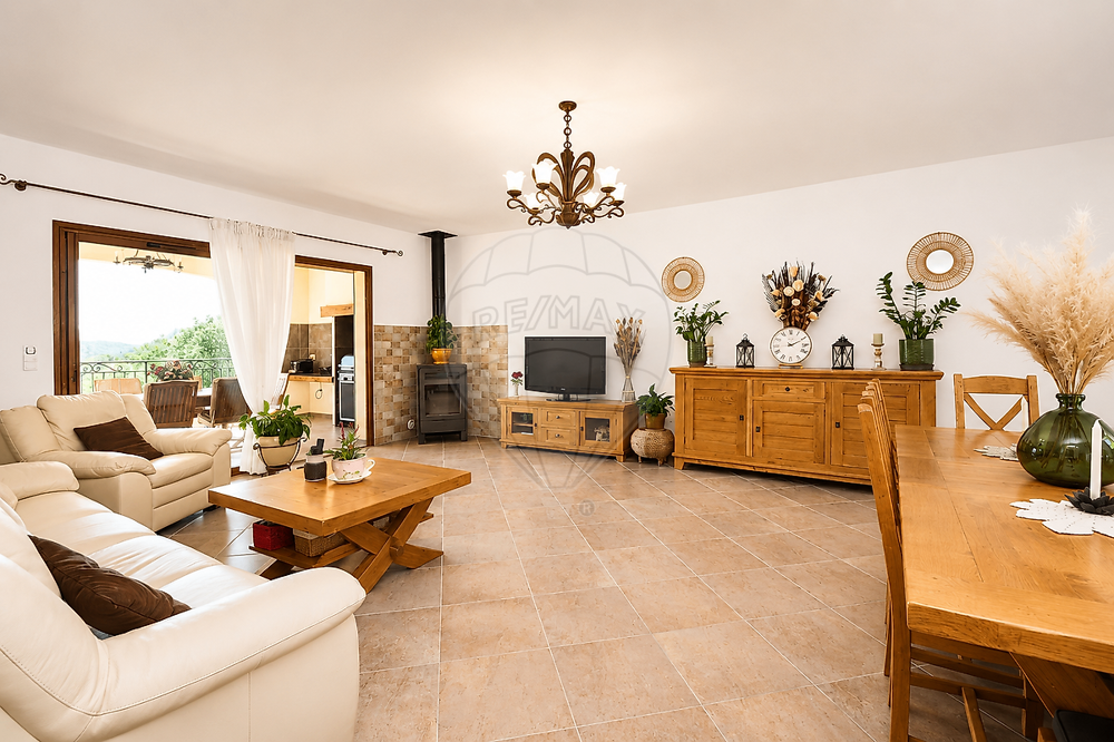 à vendre  Maison Coursegoules (06140)