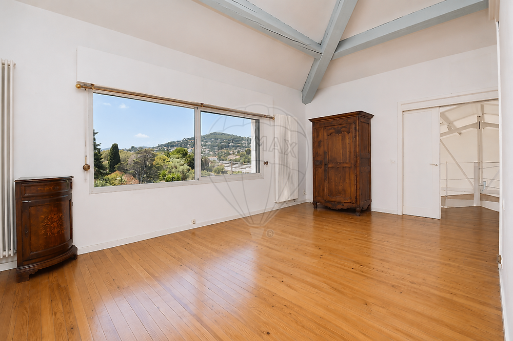 à vendre  Maison Antibes (06600)