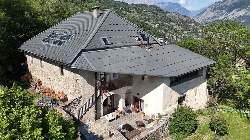 Vente Maison Maison 8 chambre(s) à vendre Châteauroux-les-alpes