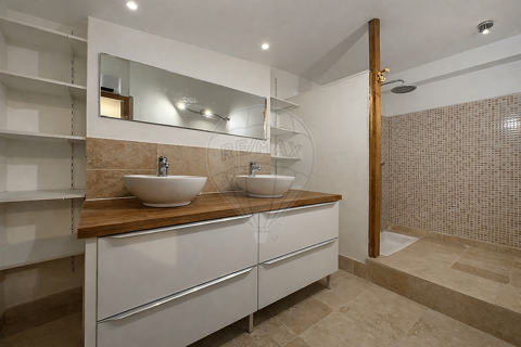  Appartement � louer 5 pi�ces 