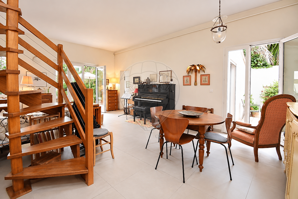 à vendre  Maison Antibes (06600)