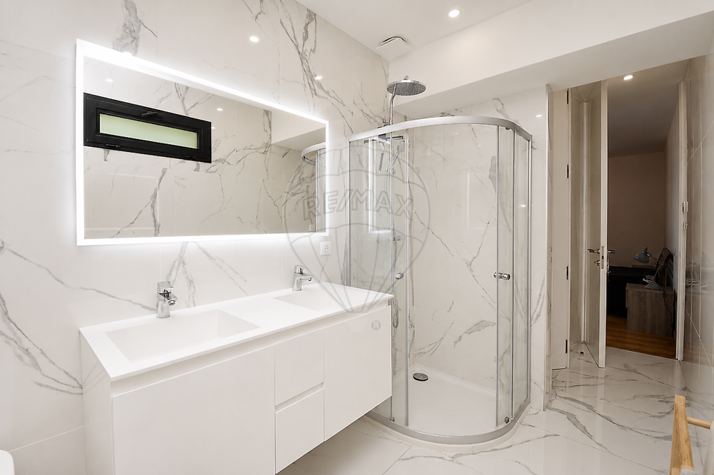 à vendre  Appartement Villeneuve-Loubet (06270)