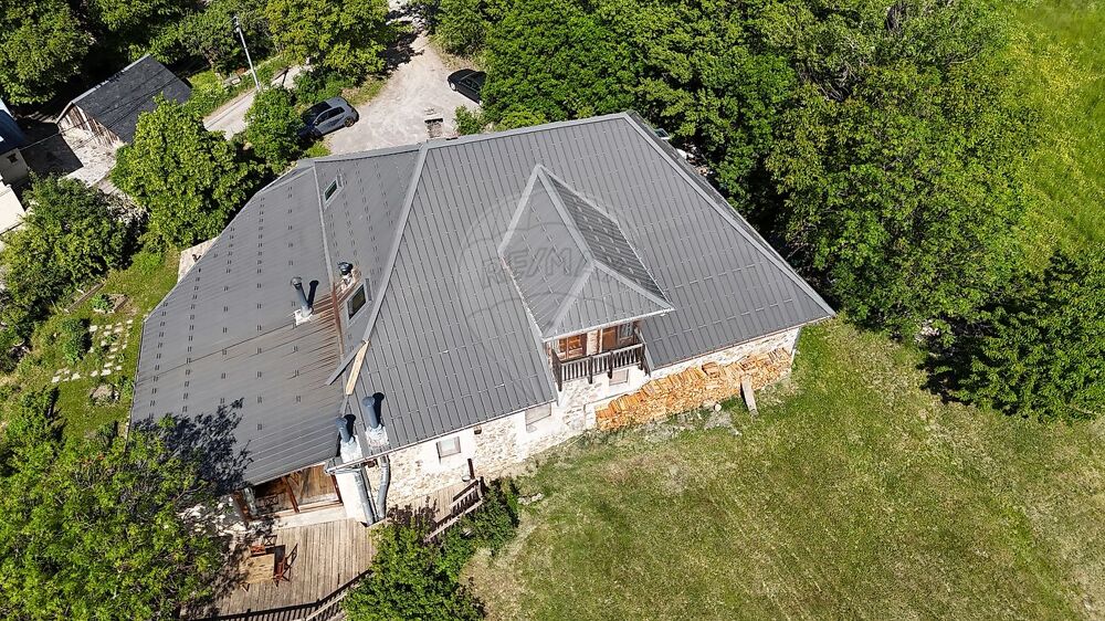 Vente Maison Maison 8 chambre(s) à vendre Châteauroux-les-alpes