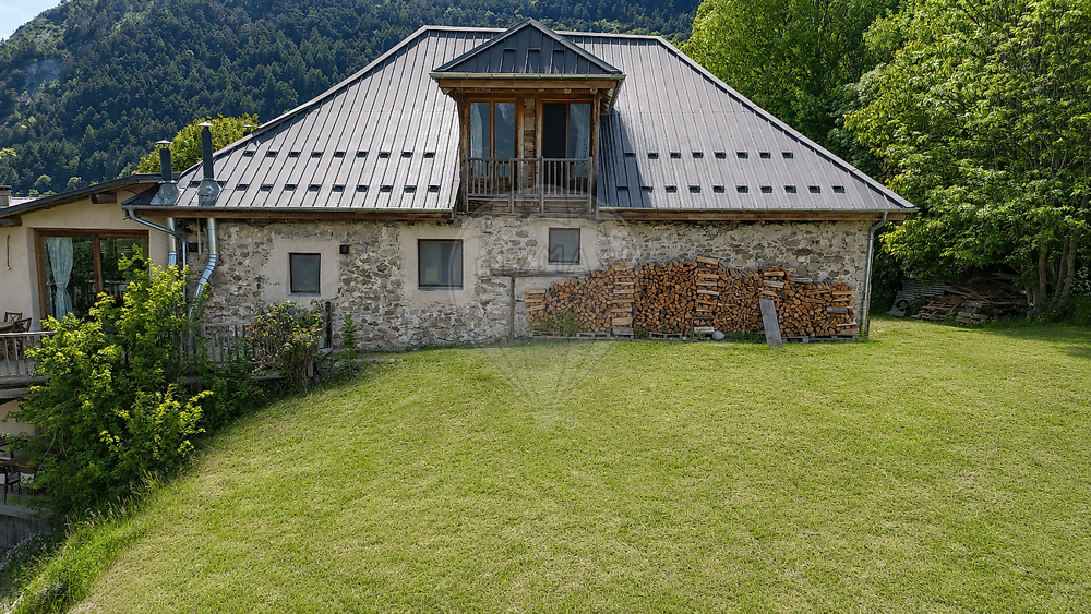Vente Maison Maison 8 chambre(s) à vendre Châteauroux-les-alpes
