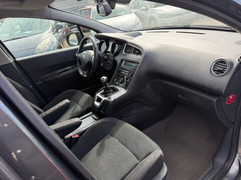 5008 1.6 HDi 112ch FAP BVM6 Confort Pack 5pl 2011 occasion 93120 LA COURNEUVE