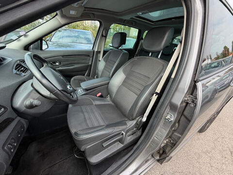 Grand Sc&eacute;nic III Grand Sc&eacute;nic TCe 130 Energy Bose Edition 7 pl 2014 occasion 93120 LA COURNEUVE
