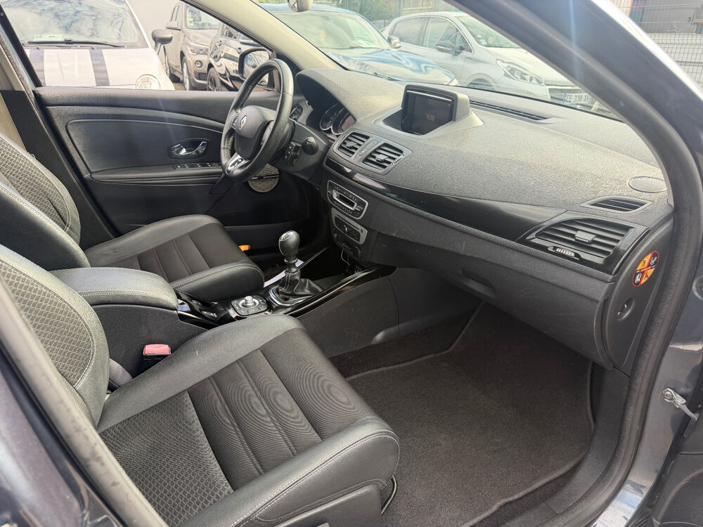 M&eacute;gane III TCE 130 Energy eco2 Bose 2015 occasion 93120 LA COURNEUVE