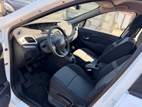 Grand Sc&eacute;nic III Grand Sc&eacute;nic TCe 130 Energy Life 7 pl 2015 occasion 93120 LA COURNEUVE