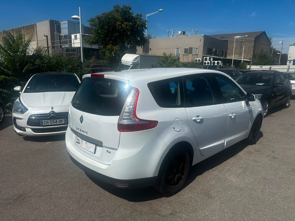 Grand Sc&eacute;nic III Grand Sc&eacute;nic TCe 130 Energy Life 7 pl 2015 occasion 93120 LA COURNEUVE