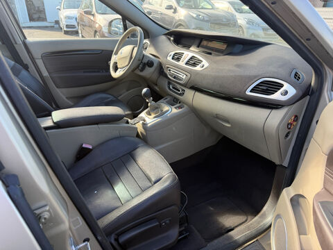 Grand Sc&eacute;nic III dCi 130 Jade 7 pl 2010 occasion 93120 LA COURNEUVE