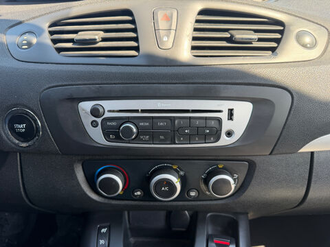 Grand Sc&eacute;nic III Grand Sc&eacute;nic TCe 130 Energy Life 7 pl 2015 occasion 93120 LA COURNEUVE