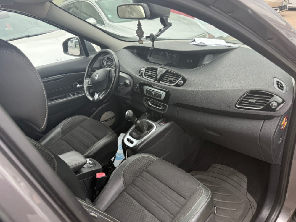 Grand Sc&eacute;nic III Grand Sc&eacute;nic TCe 130 Energy Bose Edition 7 pl 2014 occasion 93120 LA COURNEUVE