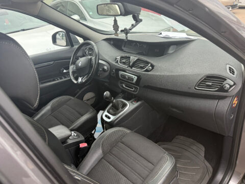 Grand Sc&eacute;nic III Grand Sc&eacute;nic TCe 130 Energy Bose Edition 7 pl 2014 occasion 93120 LA COURNEUVE