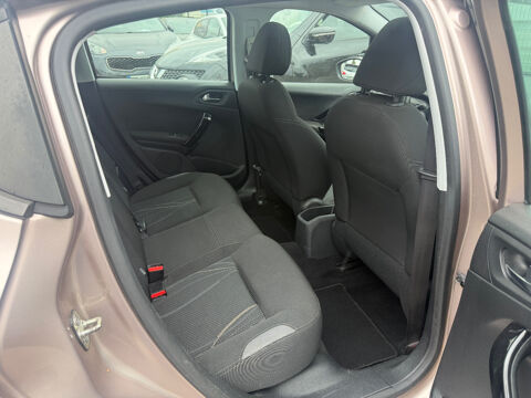 208 1.6 e-HDi 92ch FAP BVM5 Active 2012 occasion 93120 LA COURNEUVE