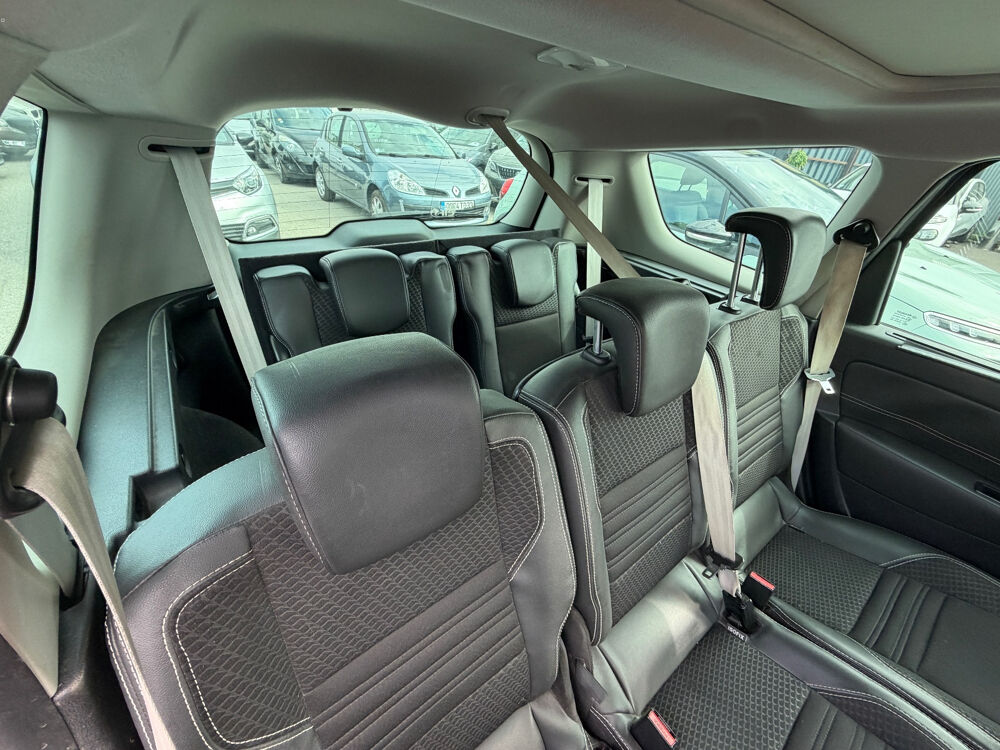 Grand Sc&eacute;nic III Grand Sc&eacute;nic TCe 130 Energy Bose Edition 7 pl 2014 occasion 93120 LA COURNEUVE