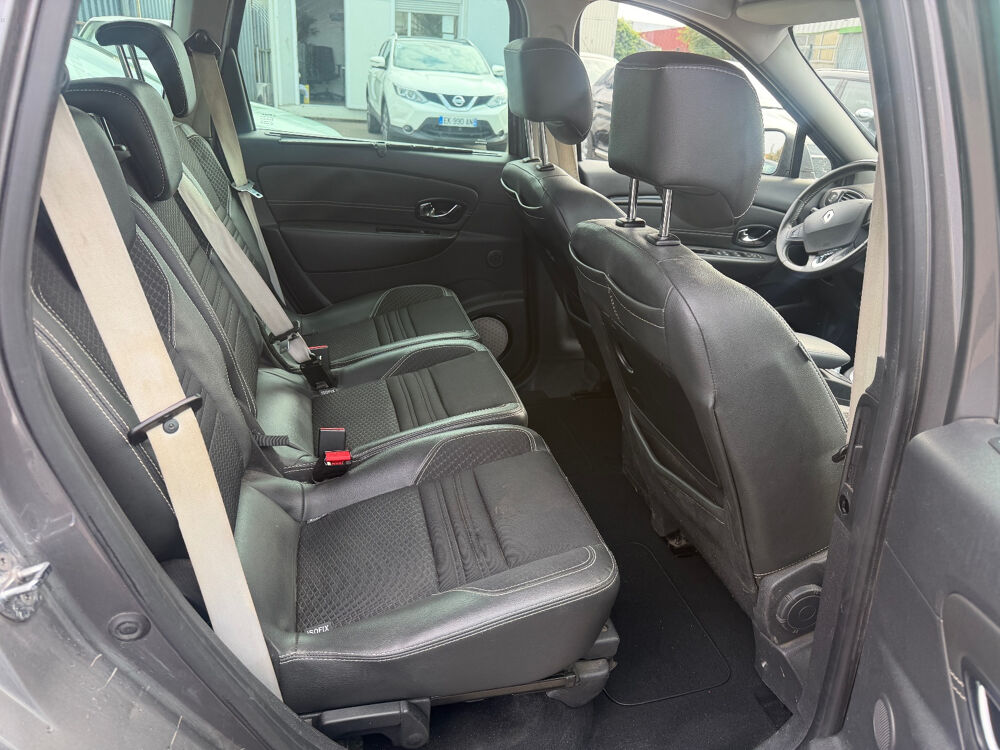 Grand Sc&eacute;nic III Grand Sc&eacute;nic TCe 130 Energy Bose Edition 7 pl 2014 occasion 93120 LA COURNEUVE