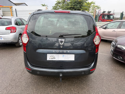 Lodgy 1.2 TCe 115 7 places Black Line 2015 occasion 93120 LA COURNEUVE