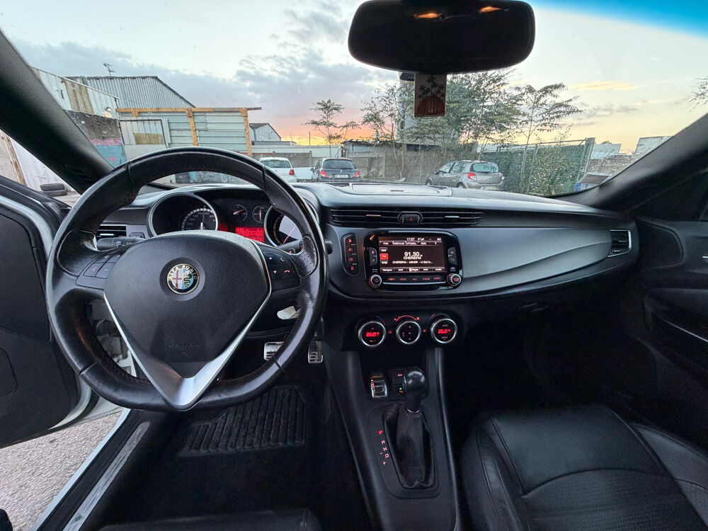 Giulietta 2.0 JTDm 175 ch S&S Trofeo TCT 2014 occasion 93120 LA COURNEUVE