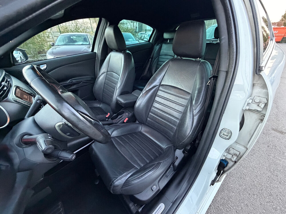 Giulietta 2.0 JTDm 175 ch S&S Trofeo TCT 2014 occasion 93120 LA COURNEUVE