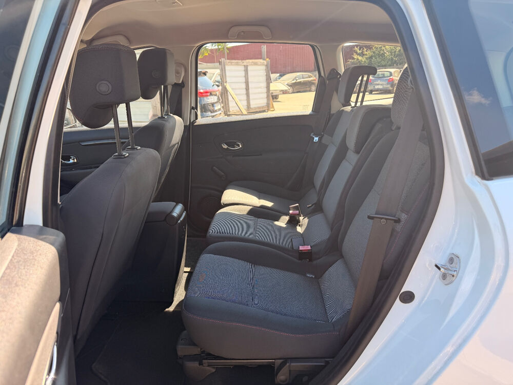 Grand Sc&eacute;nic III Grand Sc&eacute;nic TCe 130 Energy Life 7 pl 2015 occasion 93120 LA COURNEUVE