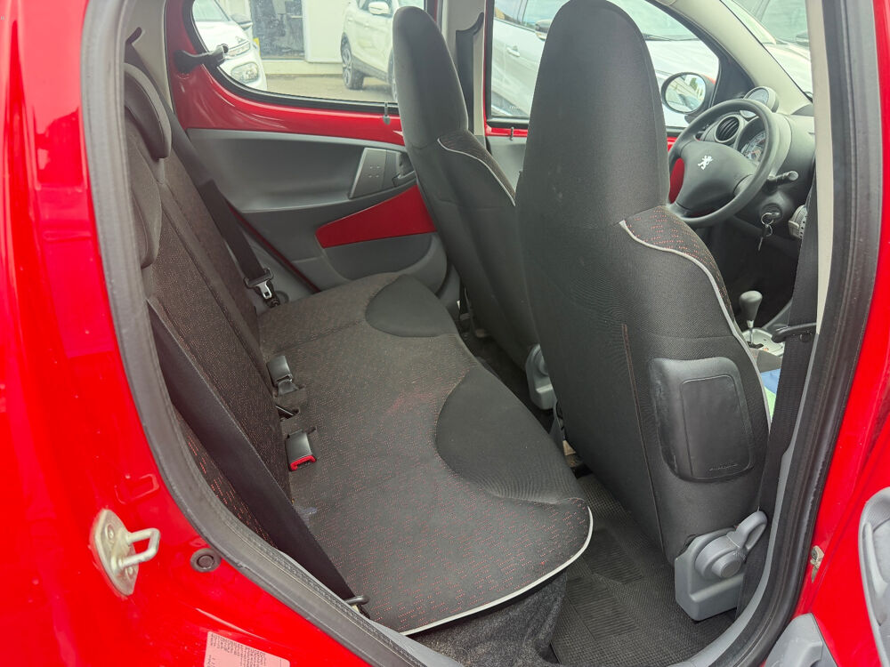 107 1.0e 12V 68ch BLUE LION 2-Tronic Active 2011 occasion 93120 LA COURNEUVE
