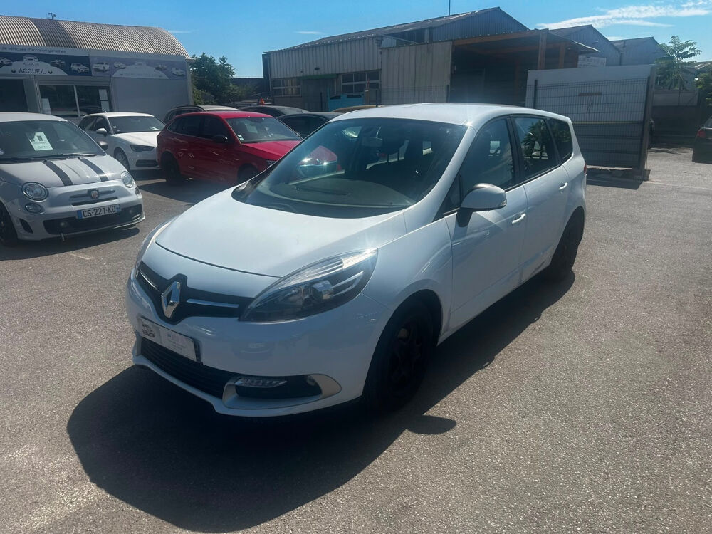 Grand Sc&eacute;nic III Grand Sc&eacute;nic TCe 130 Energy Life 7 pl 2015 occasion 93120 LA COURNEUVE