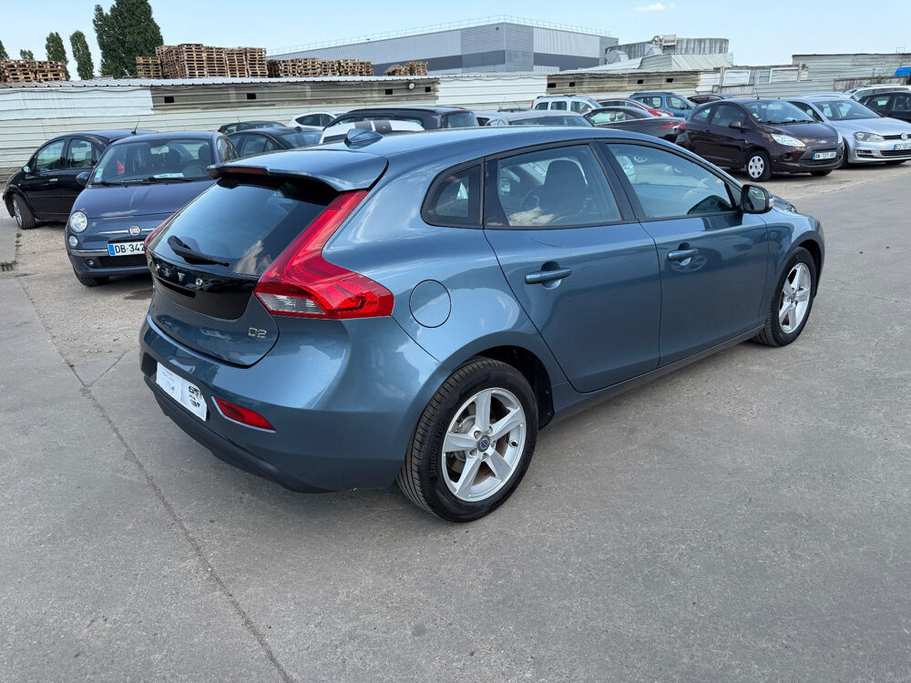 V40 D2 115 Kinetic 2014 occasion 93120 LA COURNEUVE