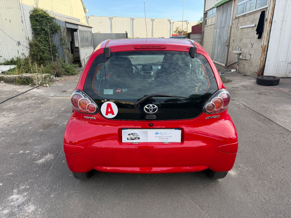 Aygo 1.0 VVT-i Connect 2011 occasion 93120 LA COURNEUVE