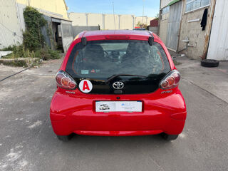 Aygo 1.0 VVT-i Connect 2011 occasion 93120 LA COURNEUVE