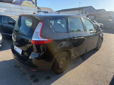 Grand Sc&eacute;nic III dCi 105 eco2 Carminat Tom Tom 7 pl 2010 occasion 93120 LA COURNEUVE
