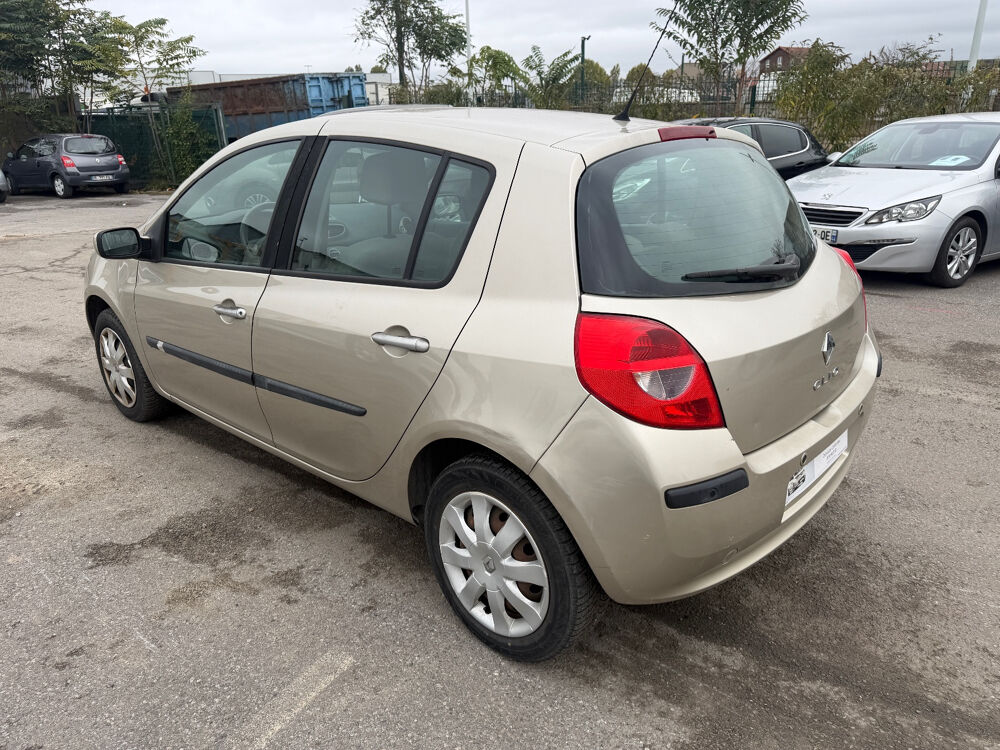 Clio III Clio 1.5 dCi 85 Privil&egrave;ge 2008 occasion 93120 LA COURNEUVE