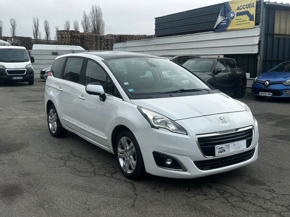 5008 1.6 e-HDi 115ch FAP BMP6 BLUE LION Allure 5pl 2013 occasion 93120 LA COURNEUVE