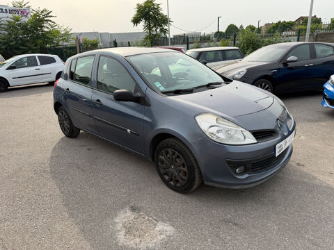Renault Clio III Clio 1.2 16V 75 Authentique 2006 occasion LA COURNEUVE 93120