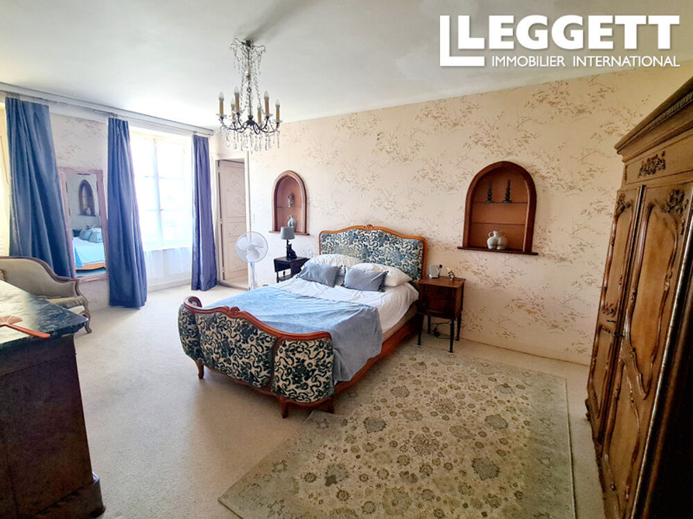 Vente Maison Maison de maître avec B&B, gîte, magasin, dépendances et jardin de 2 000 m² au c?ur de Passais.<br /> Passais villages