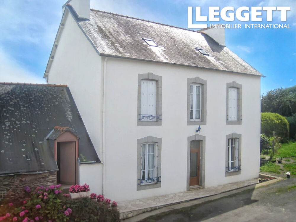 Ensemble de caractère avec 2 maisons principales et nombreuses dépendances ? 9 000 m² ? Fort potentiel