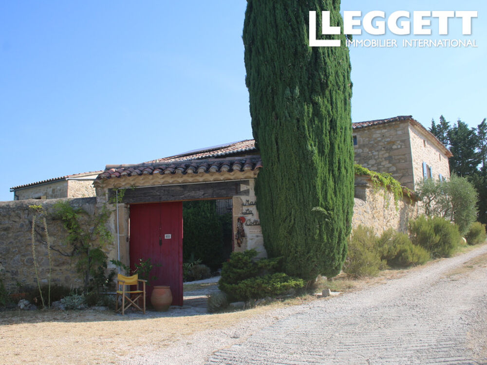 Vente Maison Mas rénové avec cour intérieure et vue panoramique à 360°, situé sur un terrain d'environ 5,75 hectares. Vallon-pont-d'arc