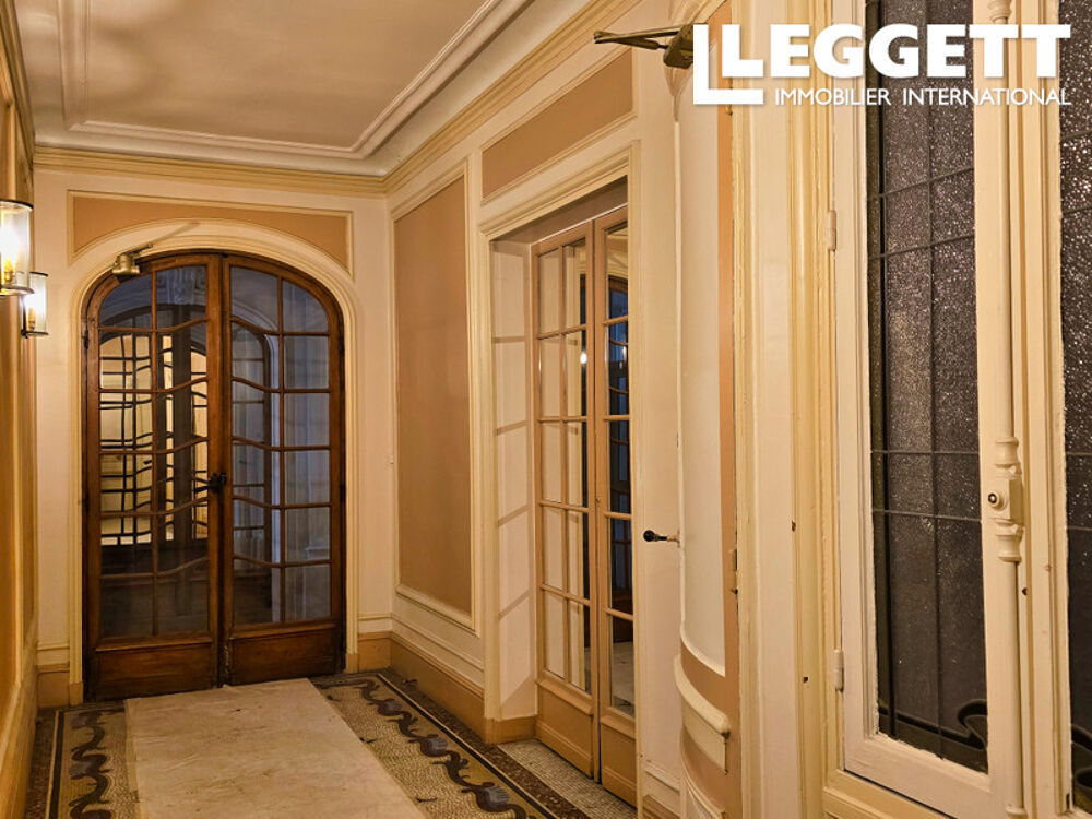 Vente Appartement Appartement d'une pièce dans un immeuble  haussmannien, dans Paris 16ème, au 6ème étage 2 accès dont ascenseur Paris 16