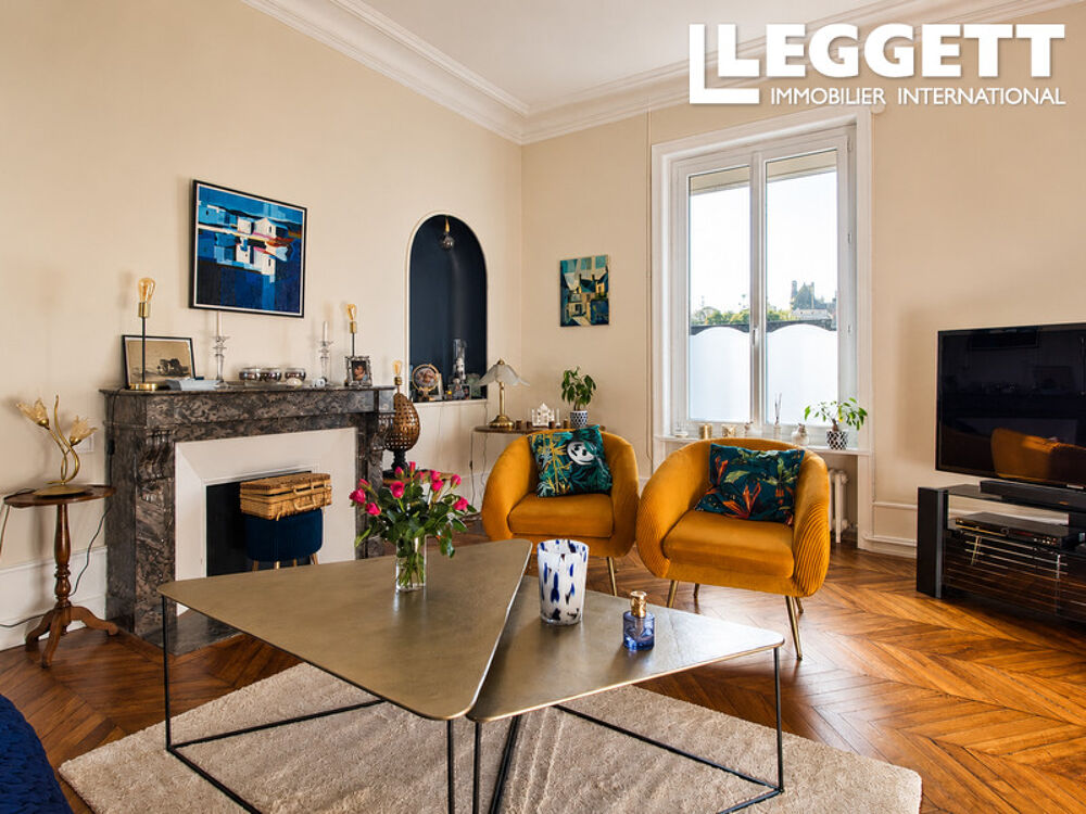 Vente Maison Charmante maison en centre ville avec piscine et dépendances dans jardin muré Le lude
