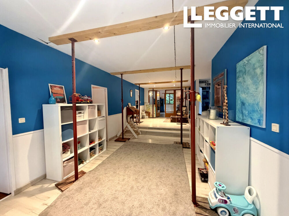 Vente Maison Maison de plain-pied avec 4 chambres et un beau terrain. Importants travaux structurels à prévoir. Charras