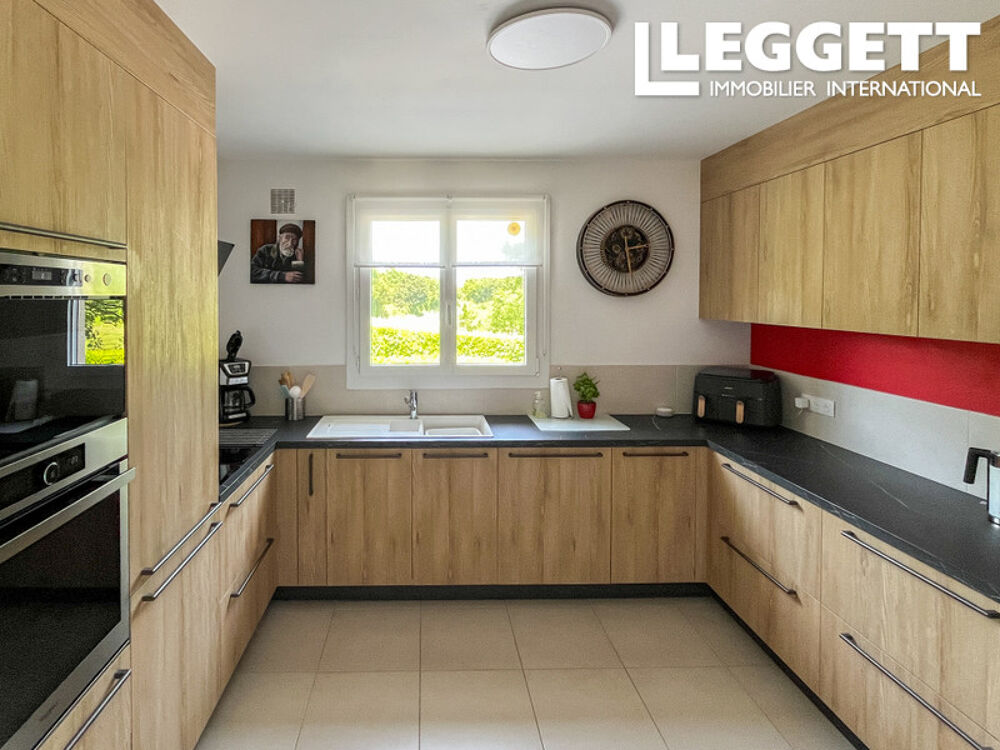 Vente Maison Superbe propriété moderne avec piscine 10x4 m et gîte indépendant de 2 chambres ? à seulement 5 km de Civray ! Saint-pierre-d'exideuil