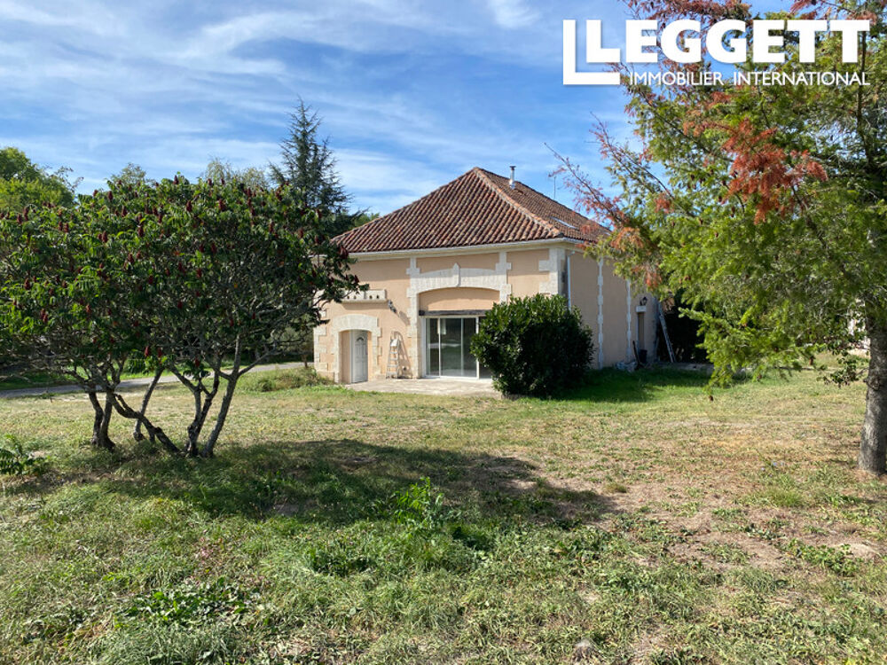 Vente Maison Une rare opportunité d?acquérir une belle et spacieuse propriété en pierre, bénéficiant d?une aussi grande sup Rougnac