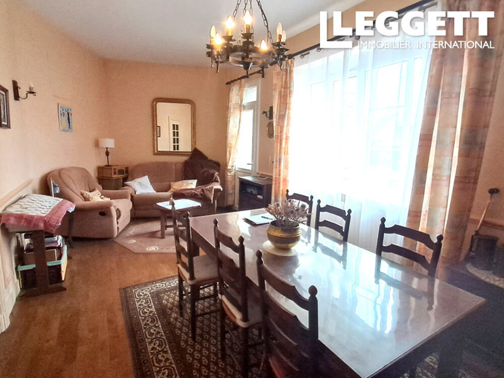 Vente Maison Une maison idéale : une maison de ville de trois chambres, à deux pas de commerces.<br />Restaurant/bar en village! La ferriÈre-aux-Étangs