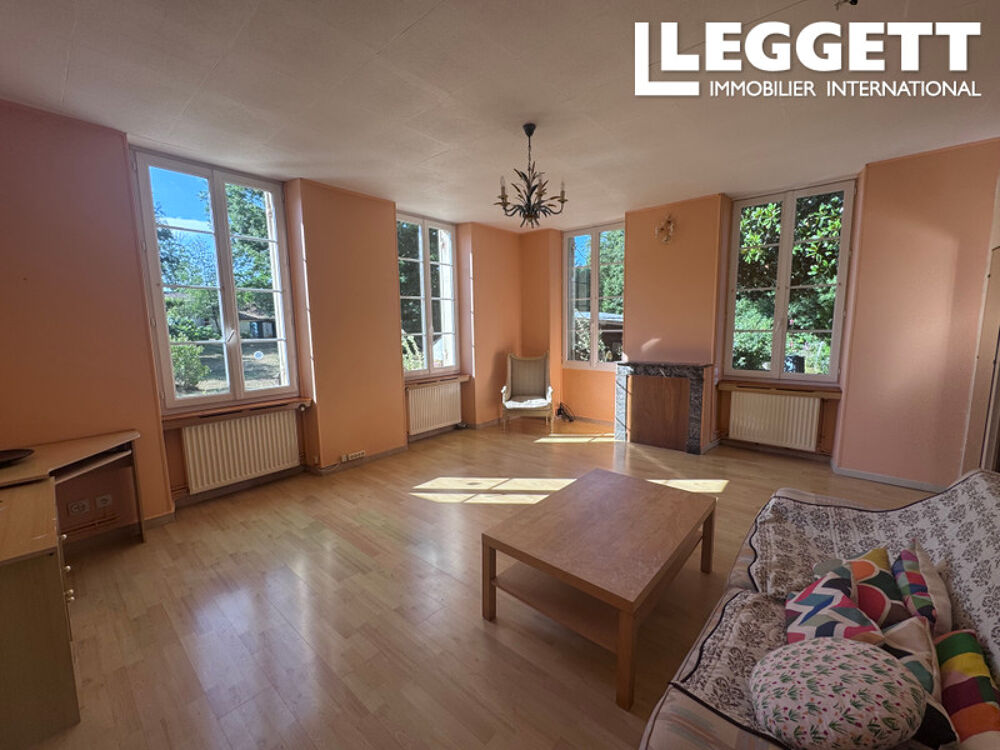 Vente Maison Anciennes Dépendances de Château Pleines de Charme ? 6 Chambres, Magnifiques Jardins et Fort Potentiel Mirambeau