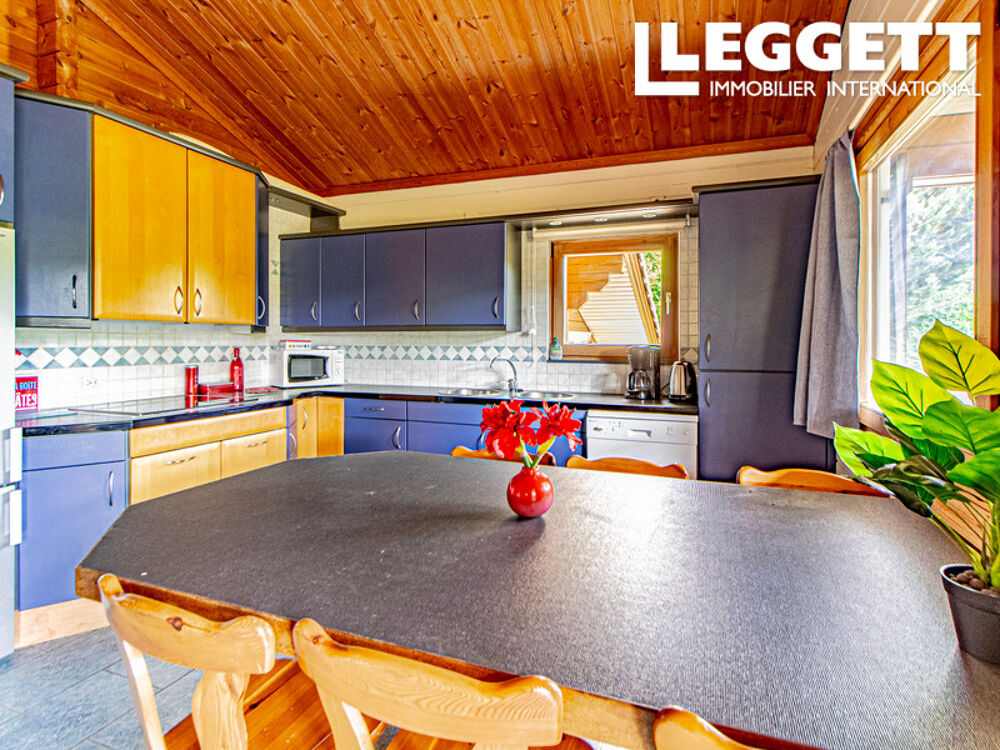 Chalet spacieux avec grande terrasse, jardin privé et excellents équipements