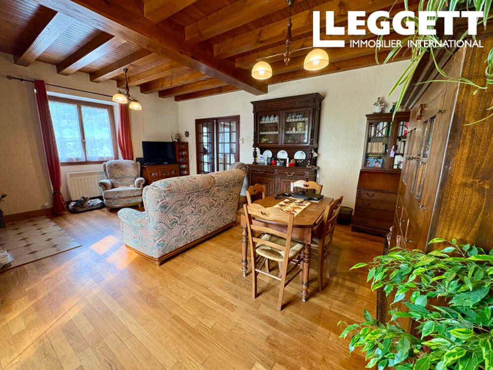 Vente Maison Maison familiale de 4 chambres située au c?ur du village, avec un magnifique jardin. Saint-saud-lacoussiÈre