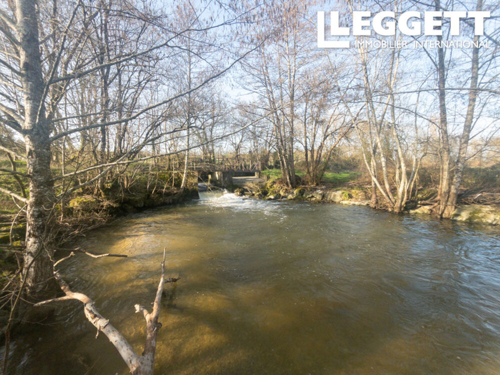 Vente Moulin Authentique moulin à eau avec maison en pierre, dépendances et terrain de 15 362 m² Montmoreau