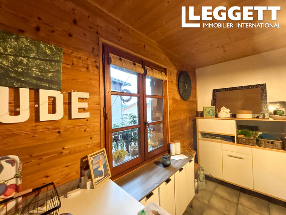 Vente Appartement Un appartement avec deux chambres, deux salles de bain, un WC séparé, un salon, une cuisine et une terrasse Landry