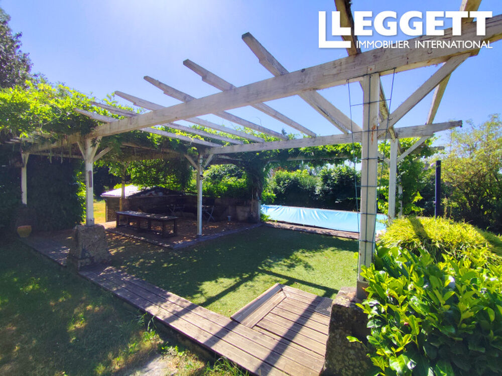 Vente Maison Maison bourgeoise de caractère avec parc arboré, piscine et dépendance Saint-gervais-d'auvergne