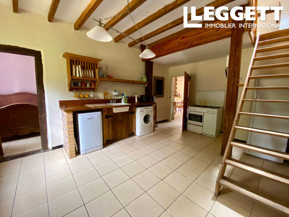 Vente Maison Ensemble de propriétés avec deux maisons, deux granges et jardin, près des lacs de la Haute Charente Pressignac