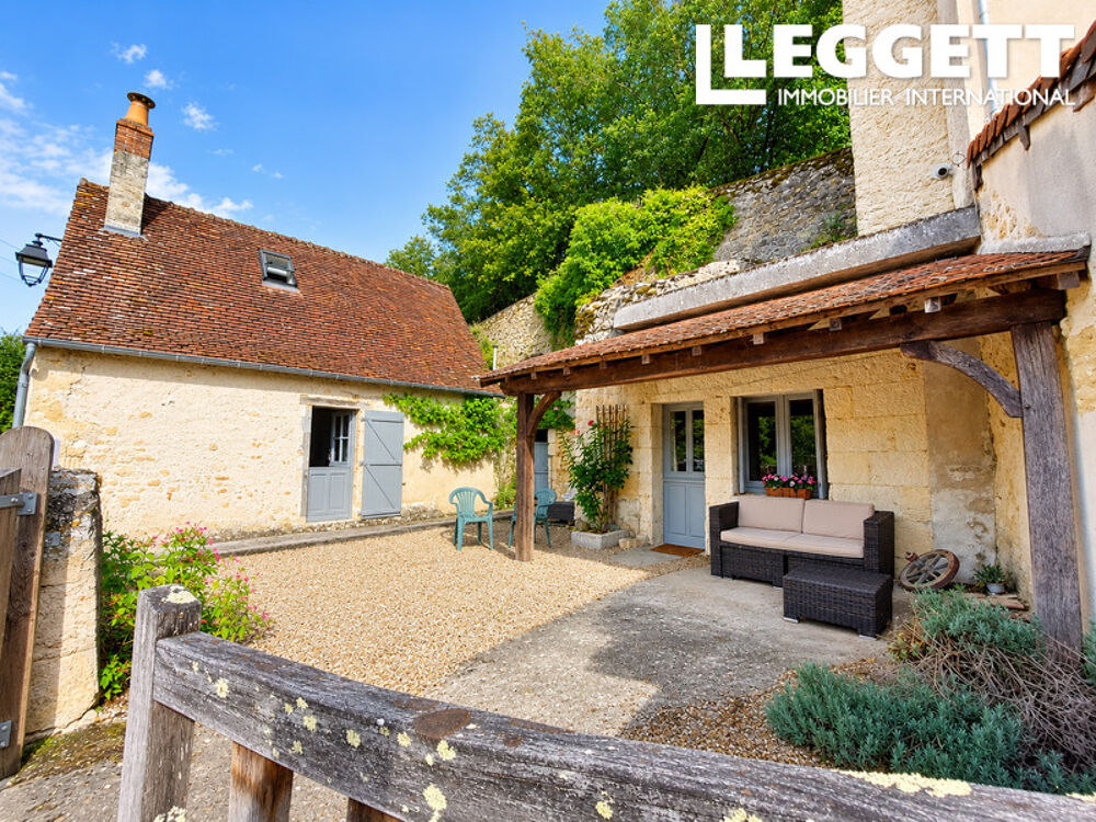 Vente Maison Magnifique propriété avec chambres troglodytes, située dans un village paisible, avec jardins et bois. FerriÈre-larÇon
